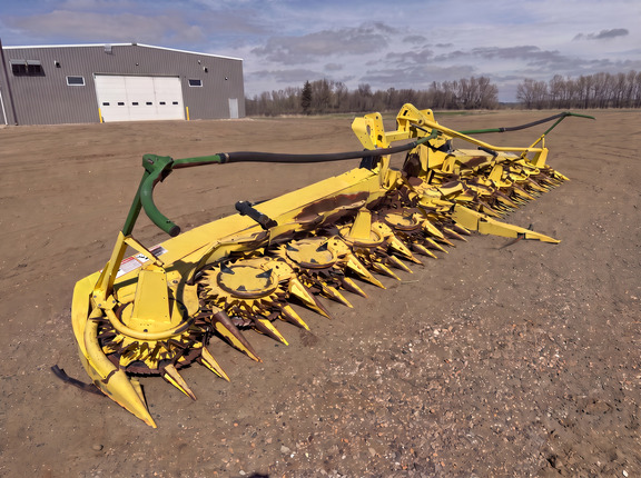  John Deere 692