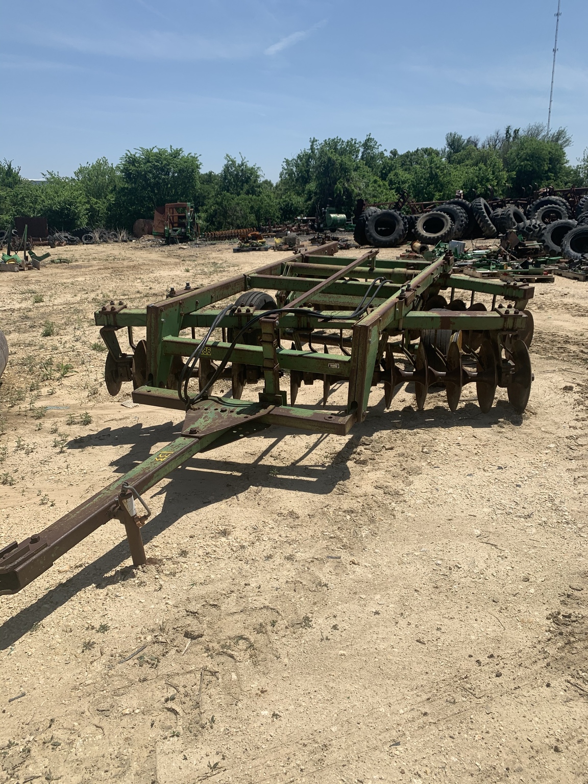 John Deere 425 Image 1