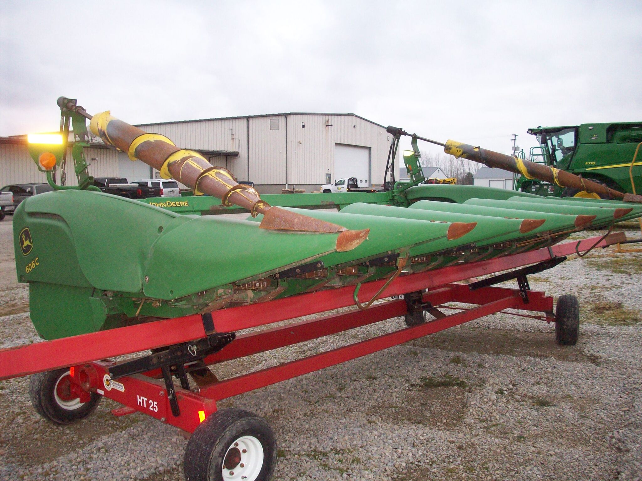 2011 John Deere 606C Corn and Row Crop headers Tiffin, OH