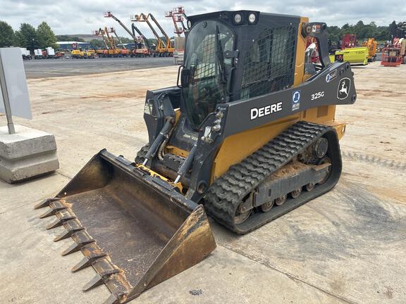 Photo of a 2022 John Deere 325G