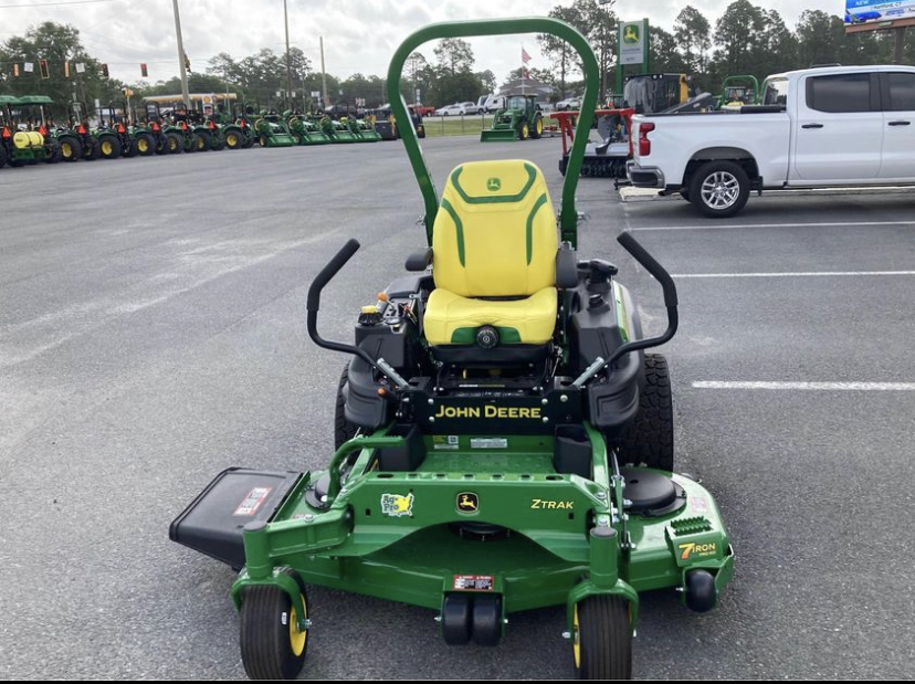2025 John Deere Z920M Image 5