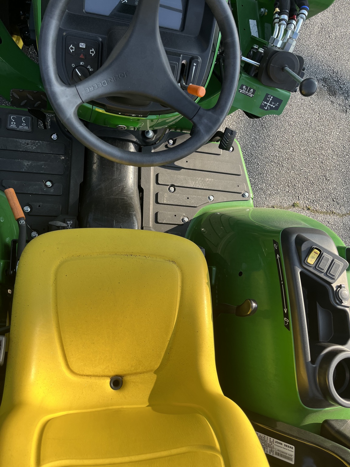 2023 John Deere 3025E Image 3