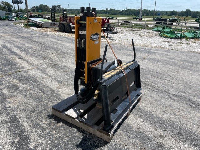  2022 Montana 1500E at Heritage Tractor in Rogersville, MO