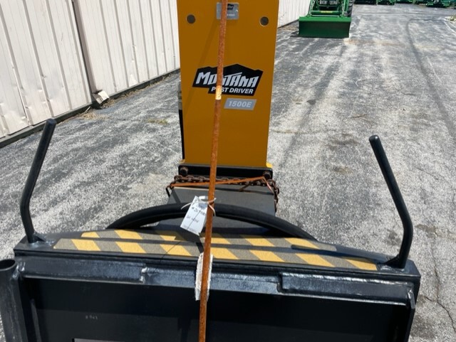  2022 Montana 1500E at Heritage Tractor in Rogersville, MO