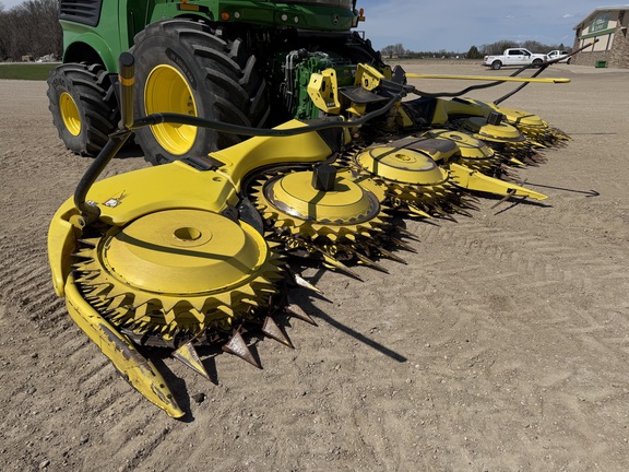  John Deere 772