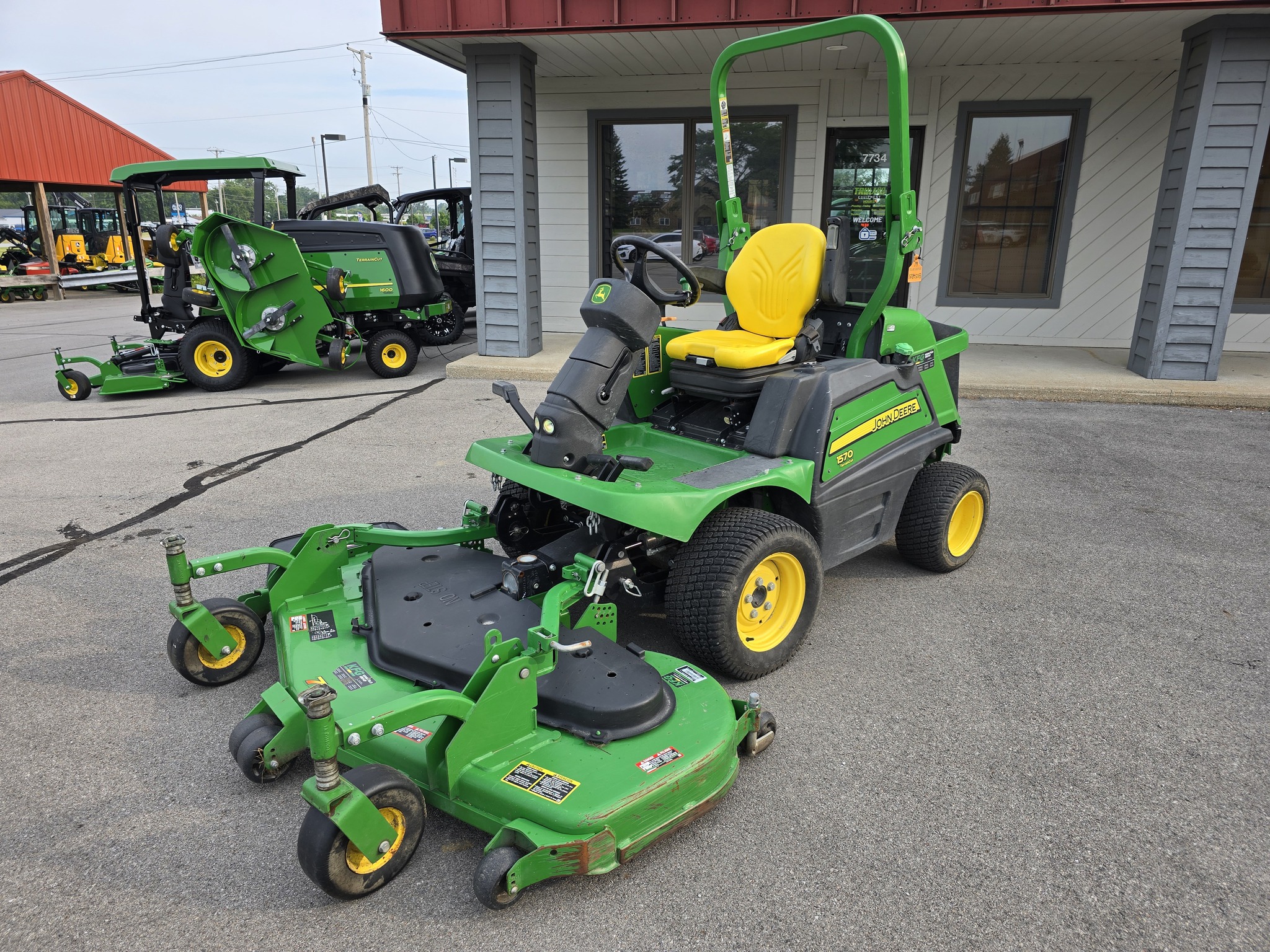 2019 John Deere 1570 Image 1