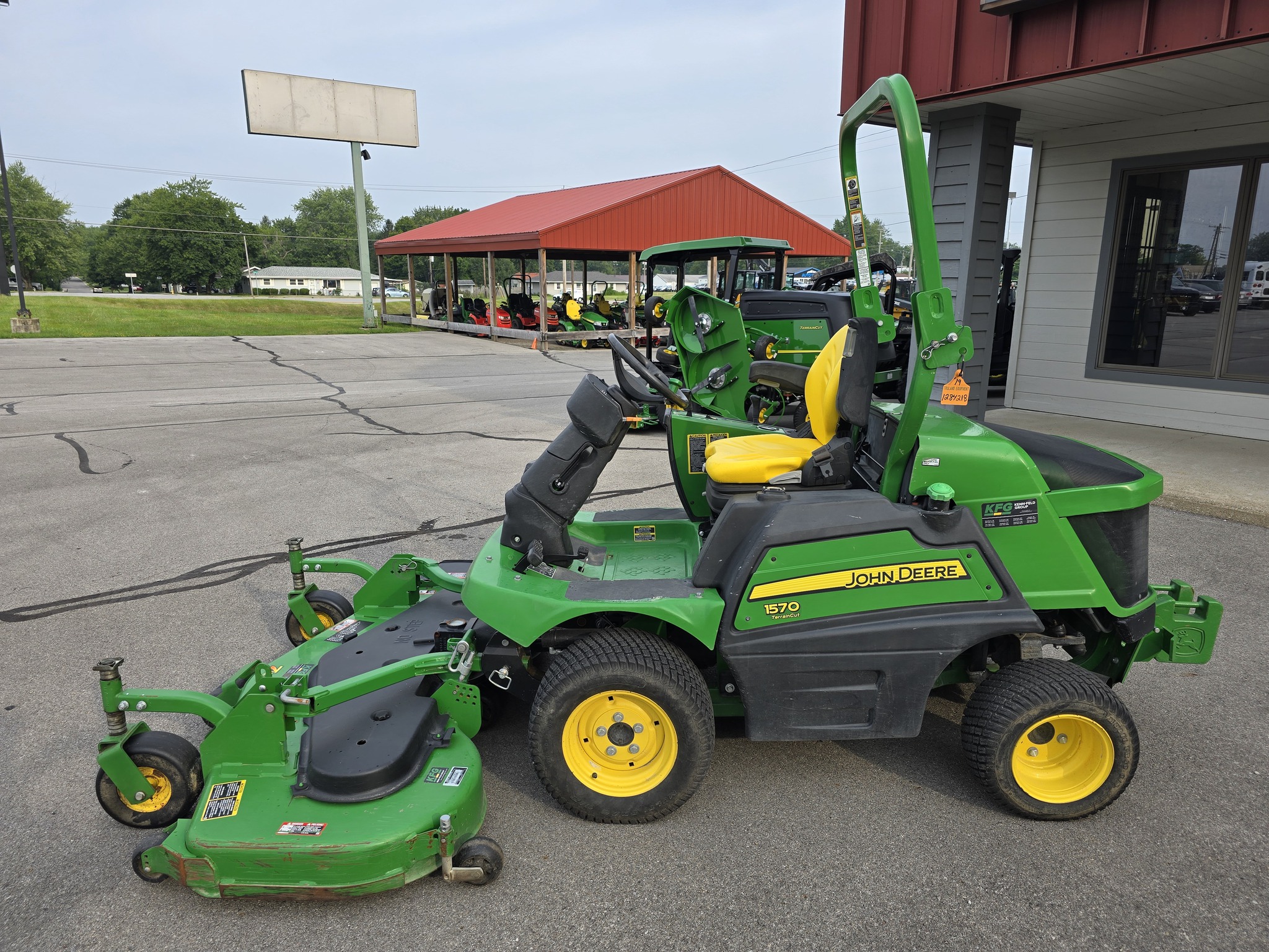2019 John Deere 1570 Image 5