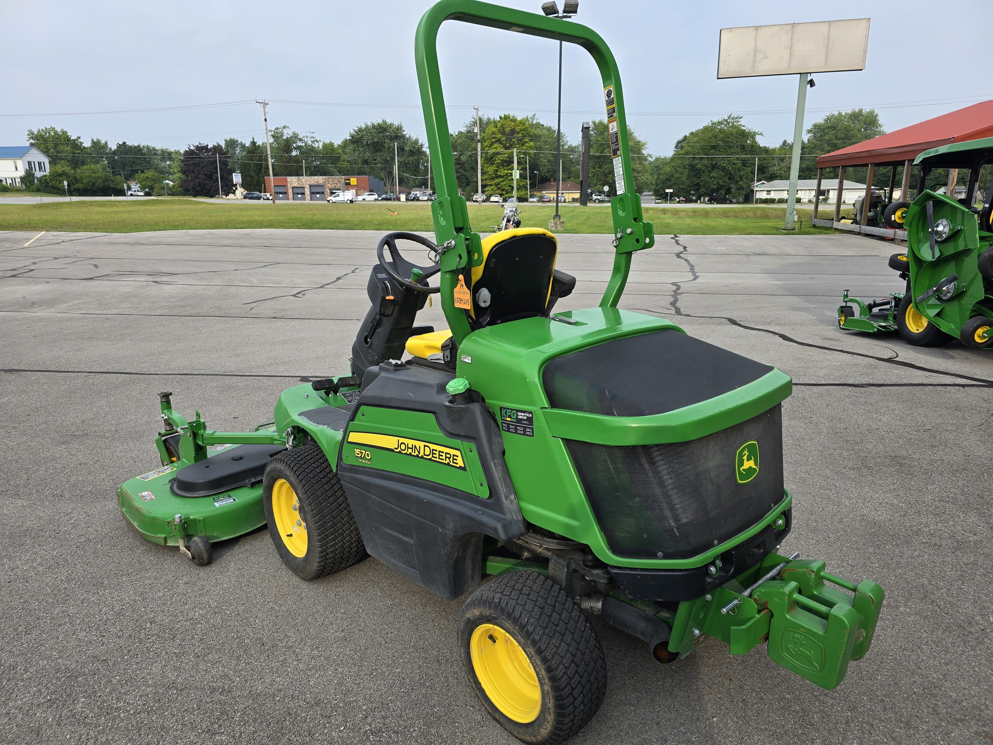 2019 John Deere 1570 Image 6