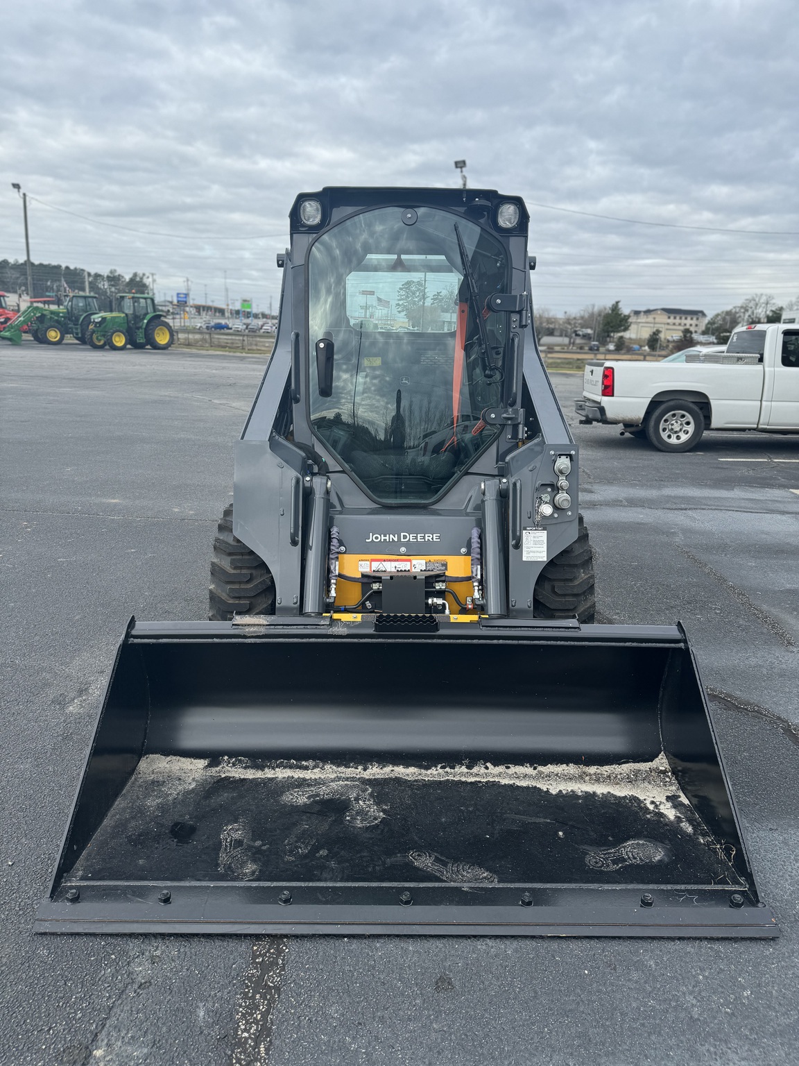 2025 John Deere 318G Image 4