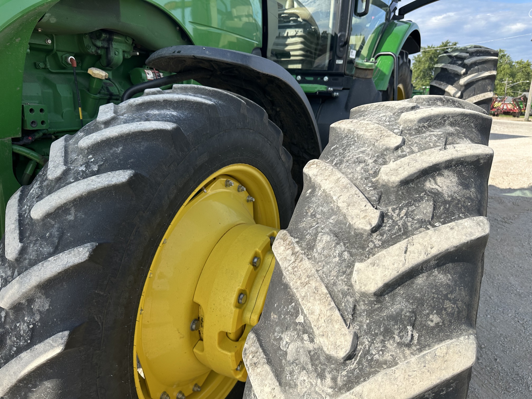  2017 John Deere 8370R at Heritage Tractor in Geneseo, IL