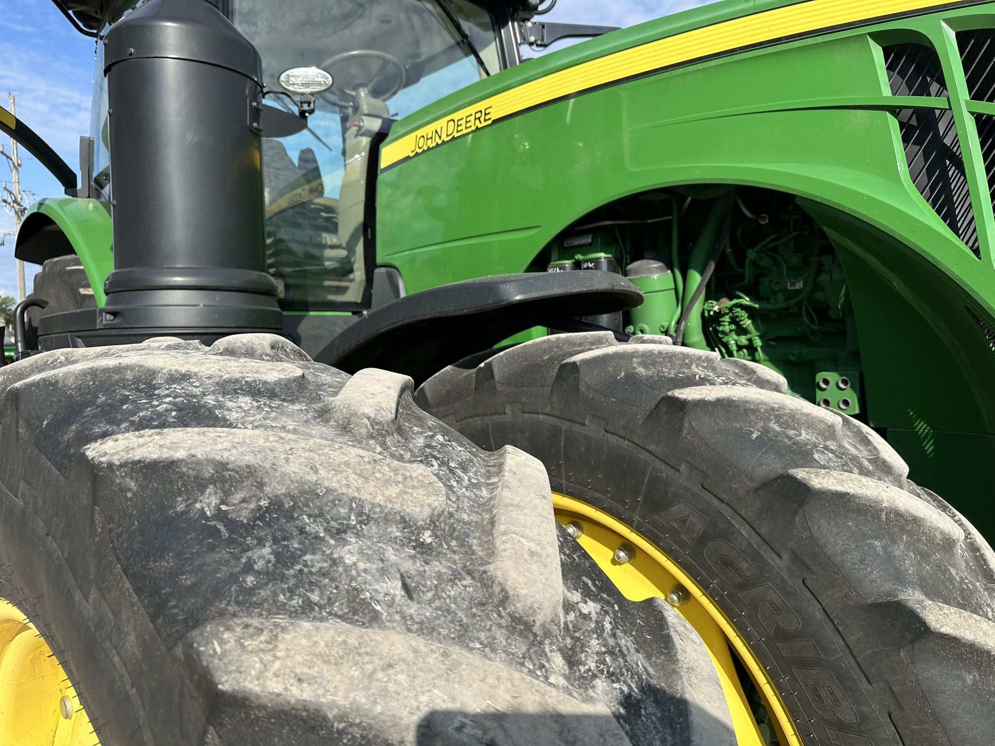  2017 John Deere 8370R at Heritage Tractor in Geneseo, IL