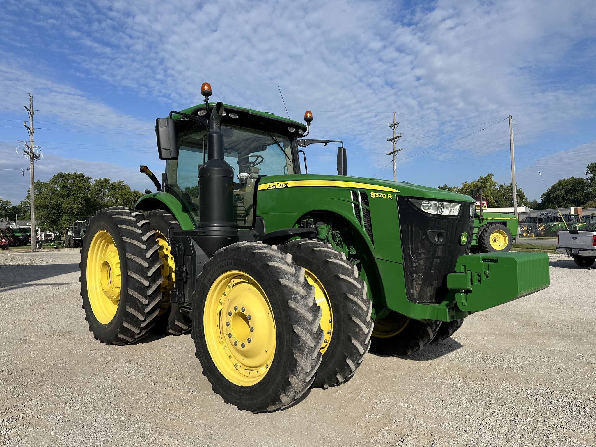  2017 John Deere 8370R at Heritage Tractor in Geneseo, IL