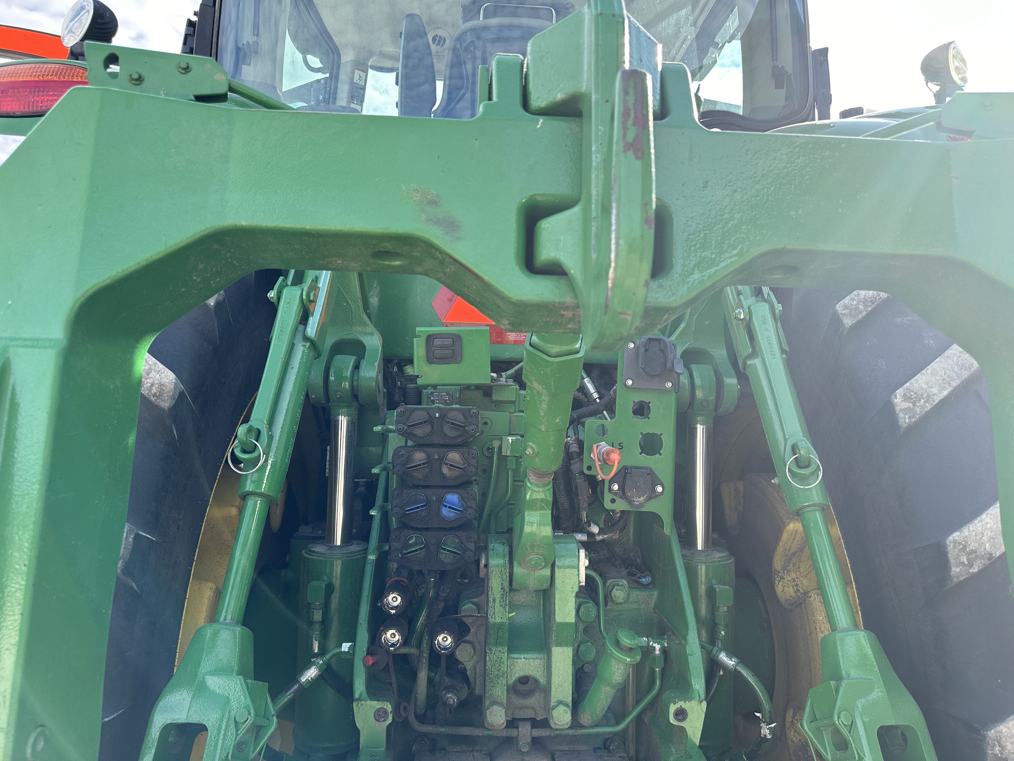  2017 John Deere 8370R at Heritage Tractor in Geneseo, IL