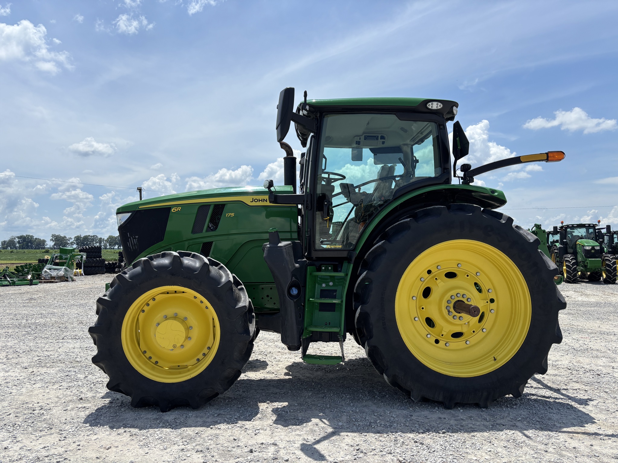 2023 John Deere 6R 175 Image 2