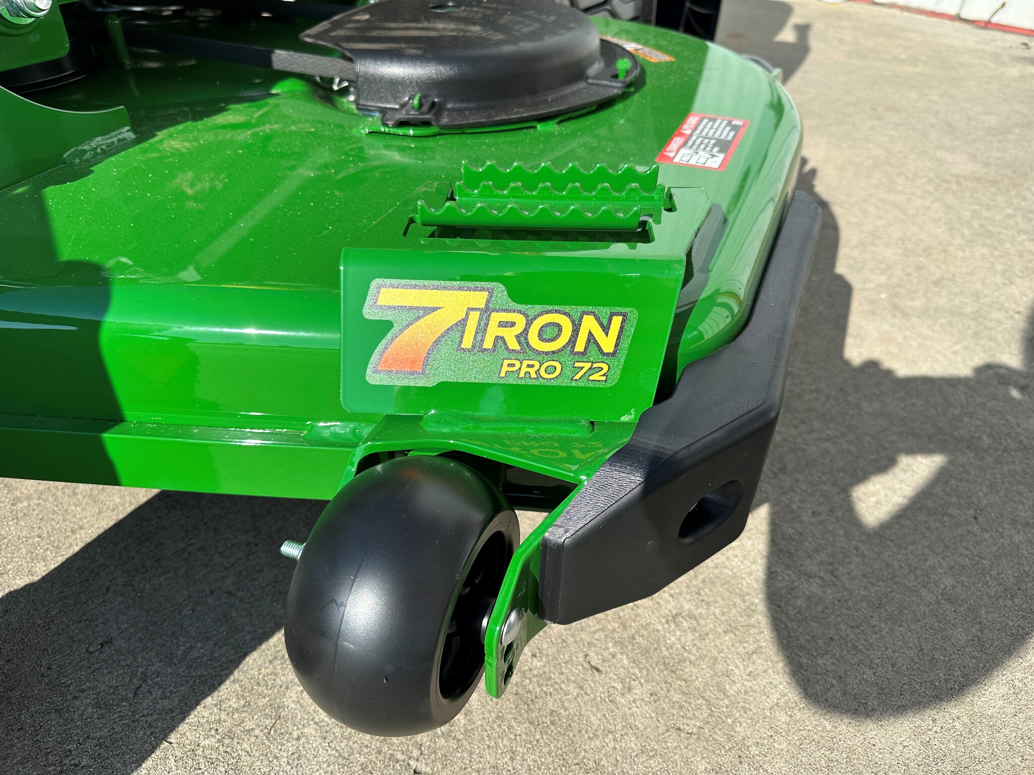 2024 John Deere Z970R Image 3
