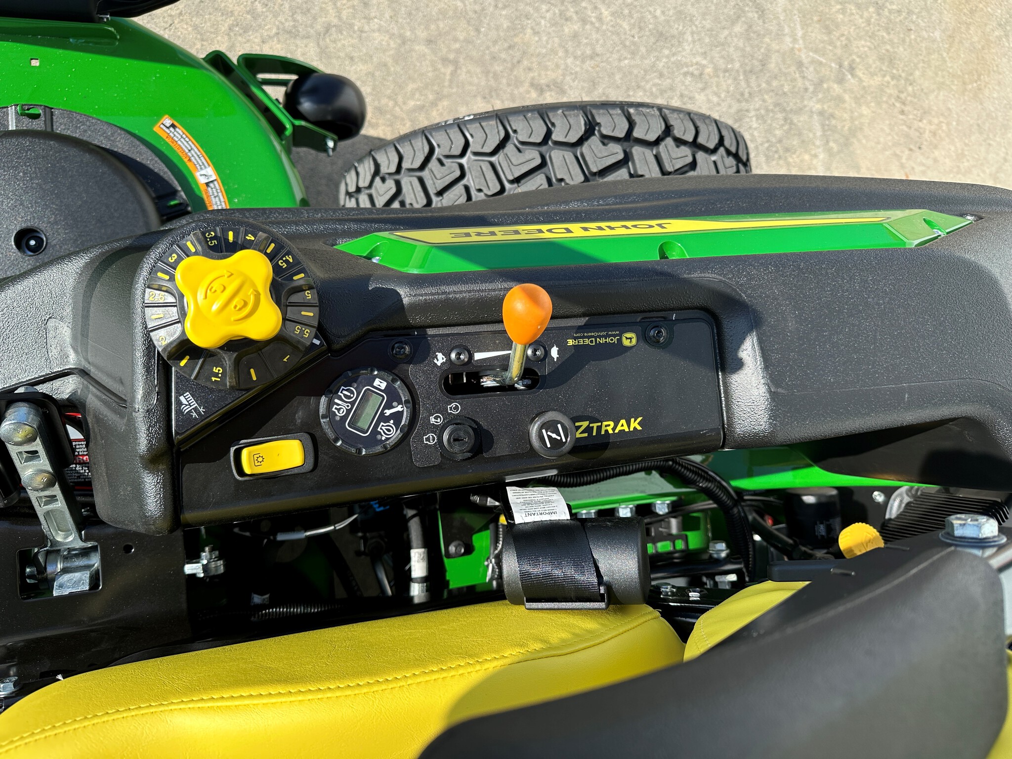 2024 John Deere Z970R Image 7