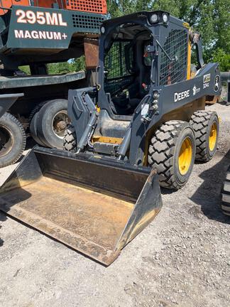Photo of a 2023 John Deere 324G