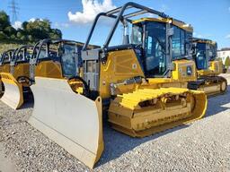 2024 John Deere 700L