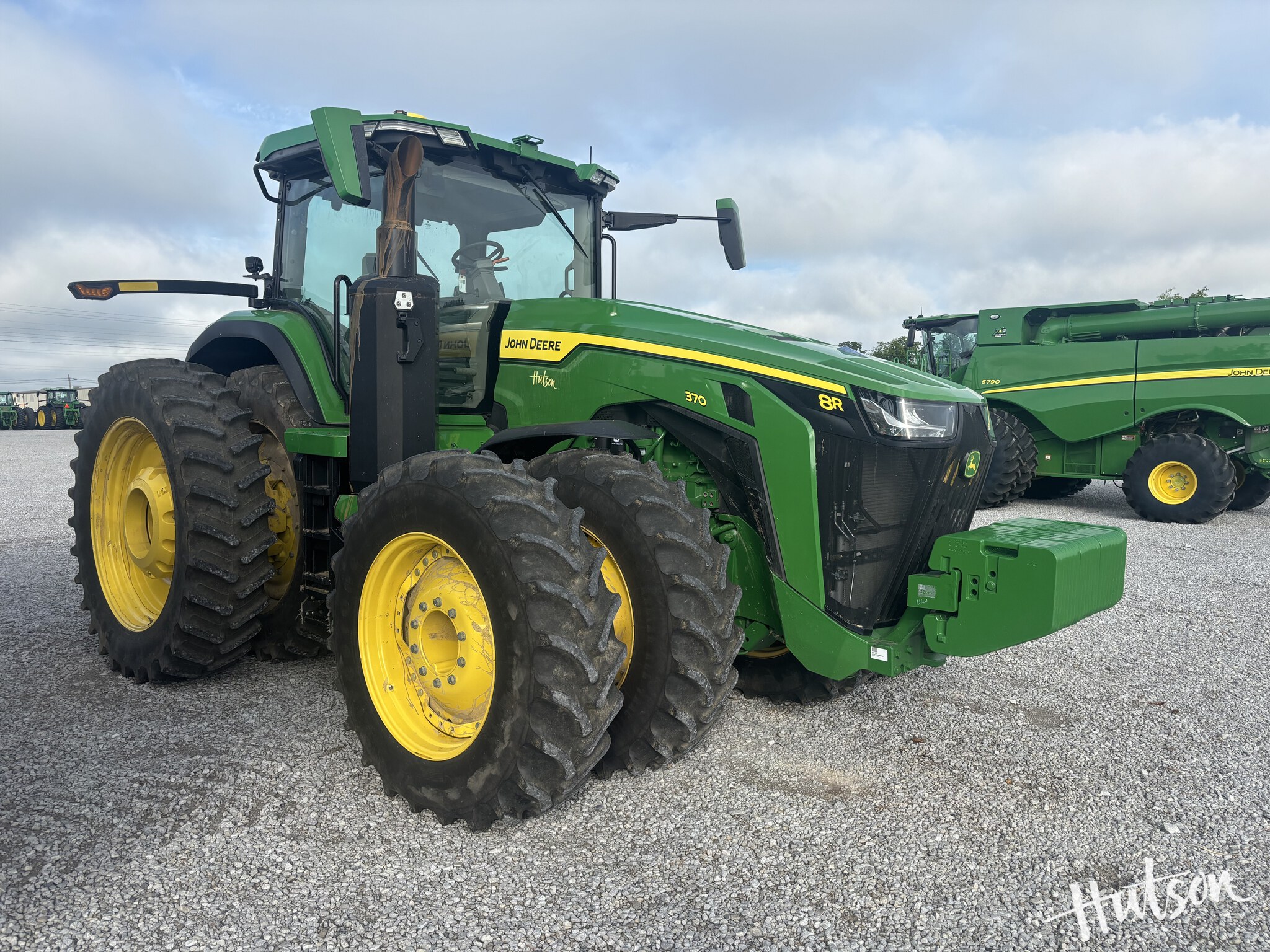 2023 John Deere 8R 370