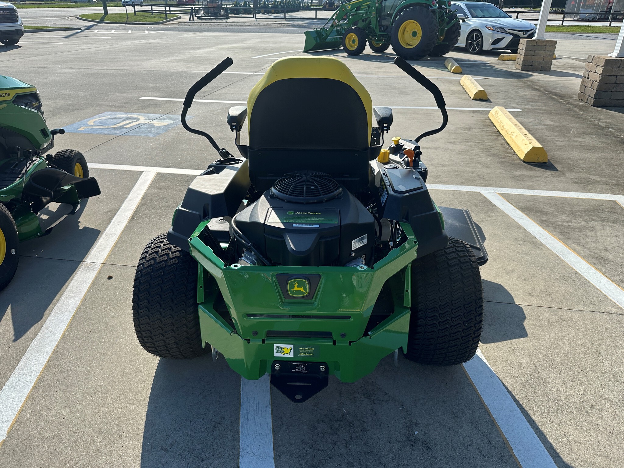 2025 John Deere Z330R Image 8