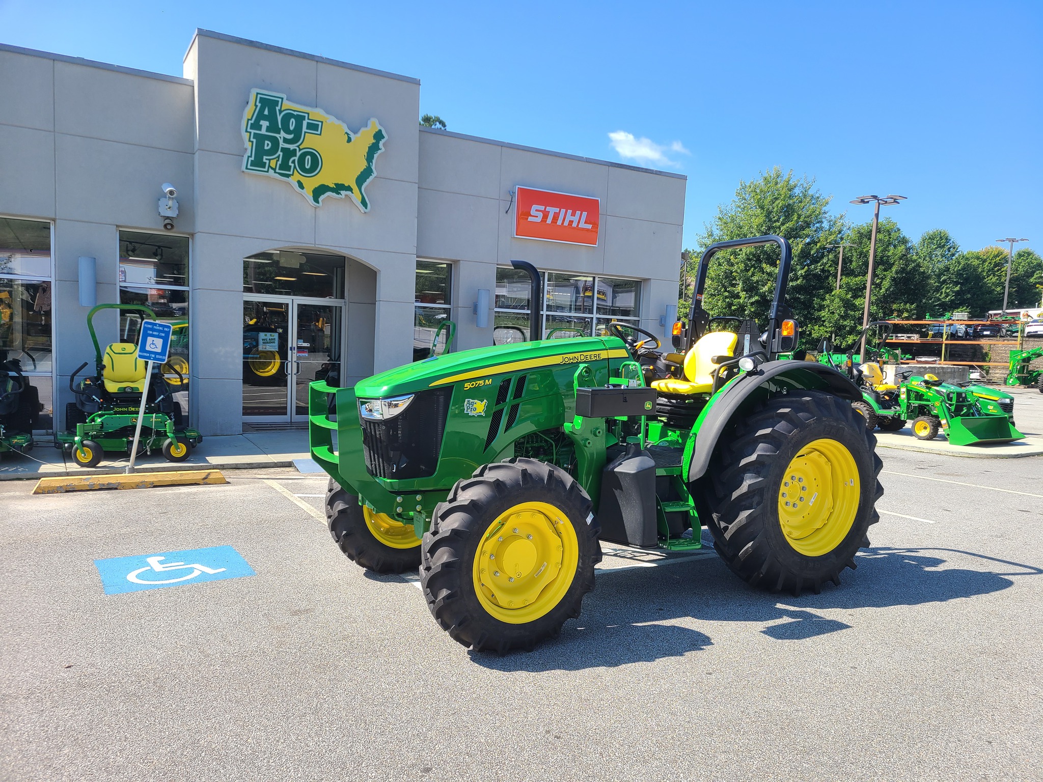2024 John Deere 5075M Image 4