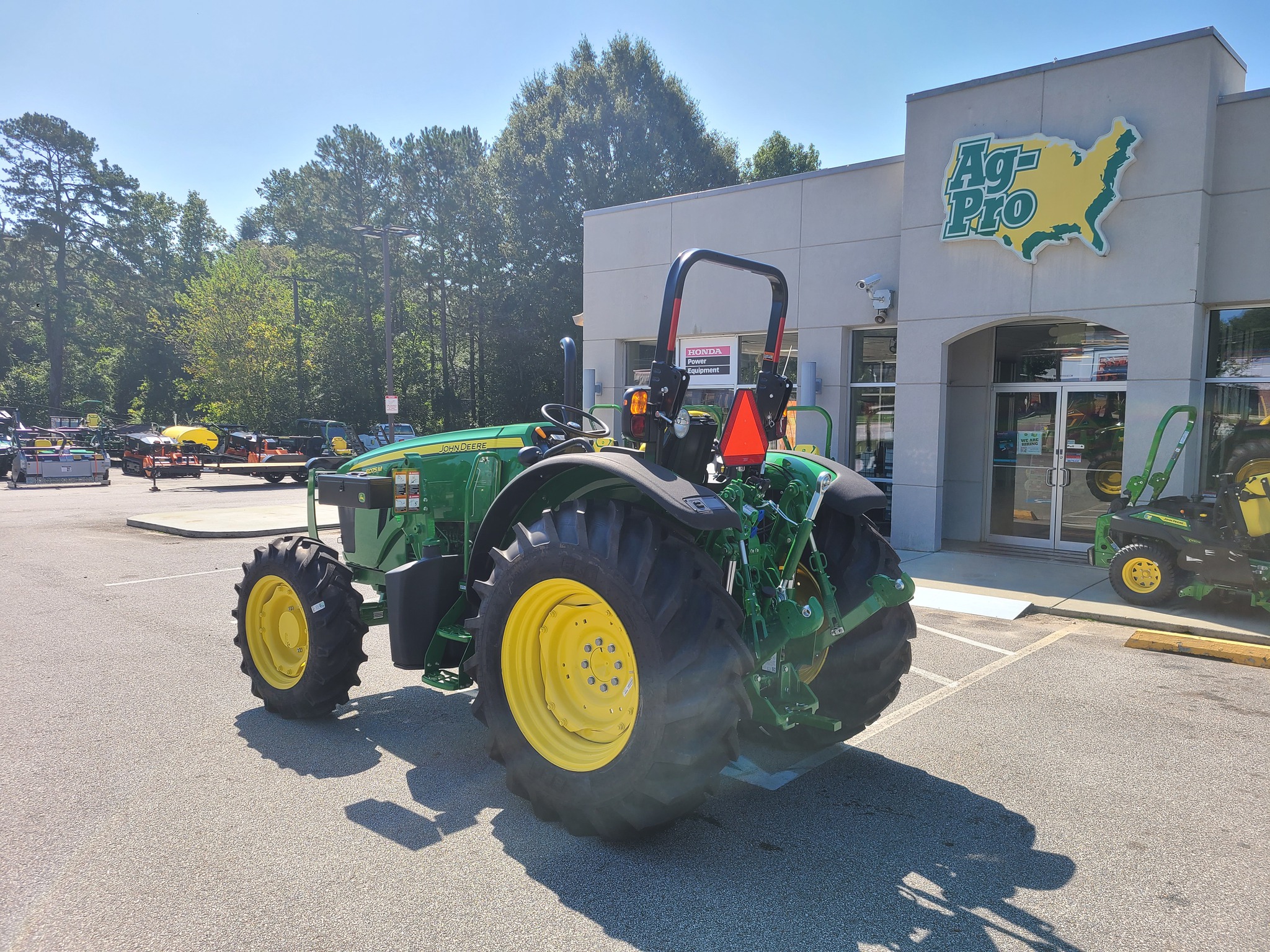 2024 John Deere 5075M Image 7