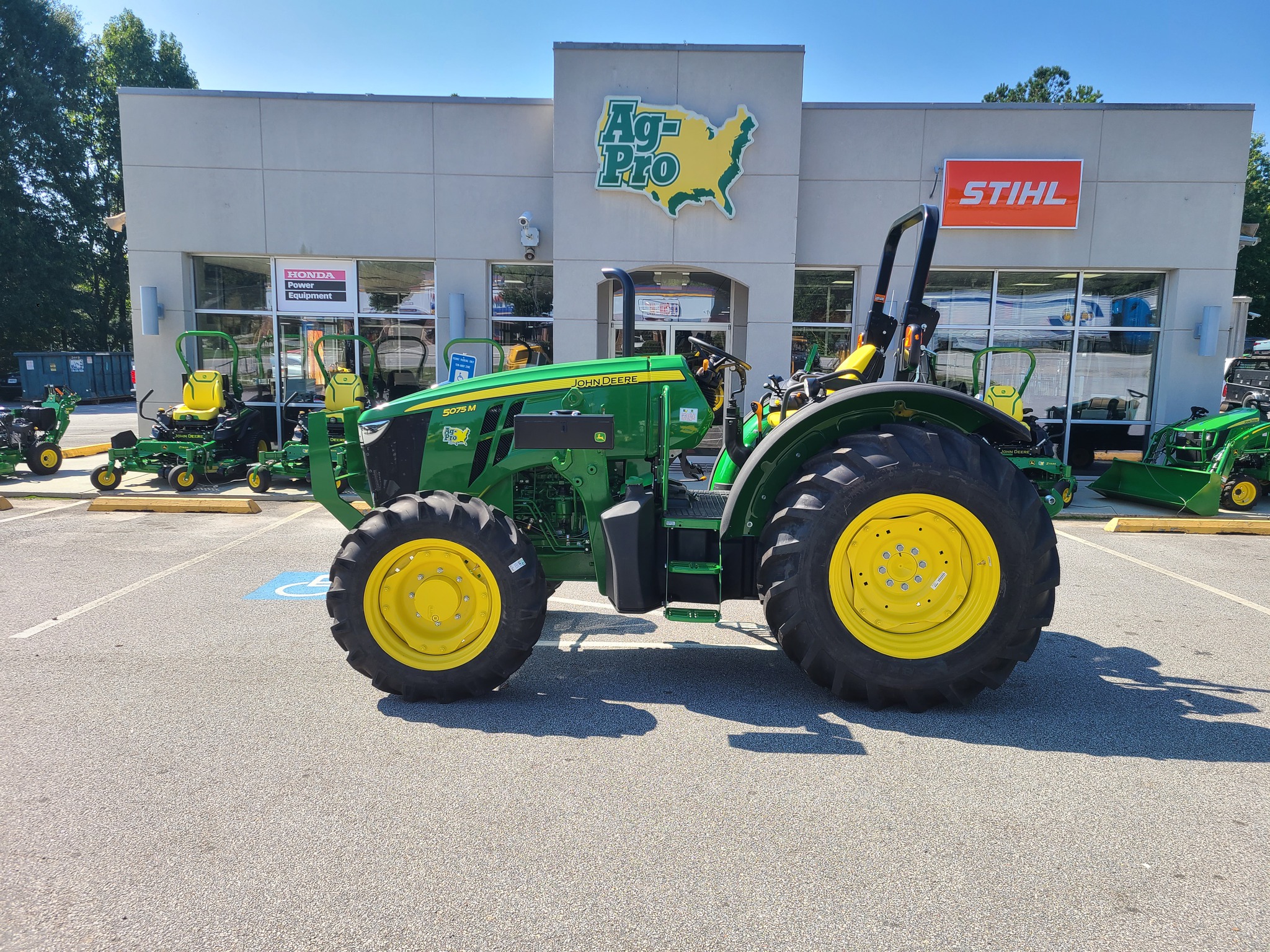 2024 John Deere 5075M Image 5