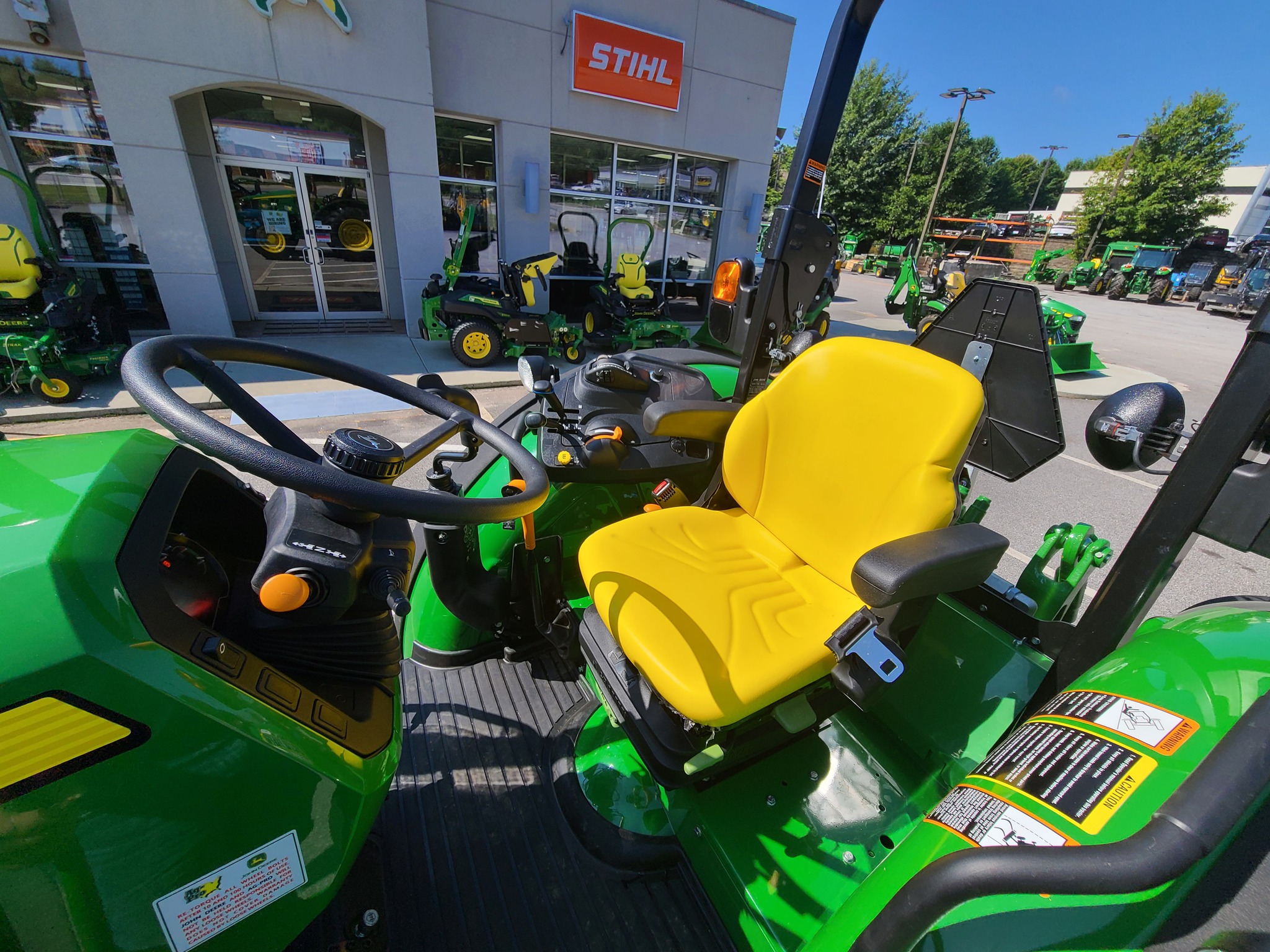 2024 John Deere 5075M Image 6
