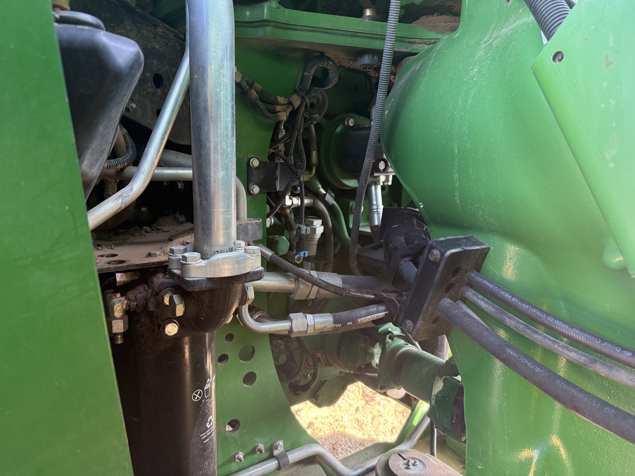 2016 John Deere 9570R Image 30