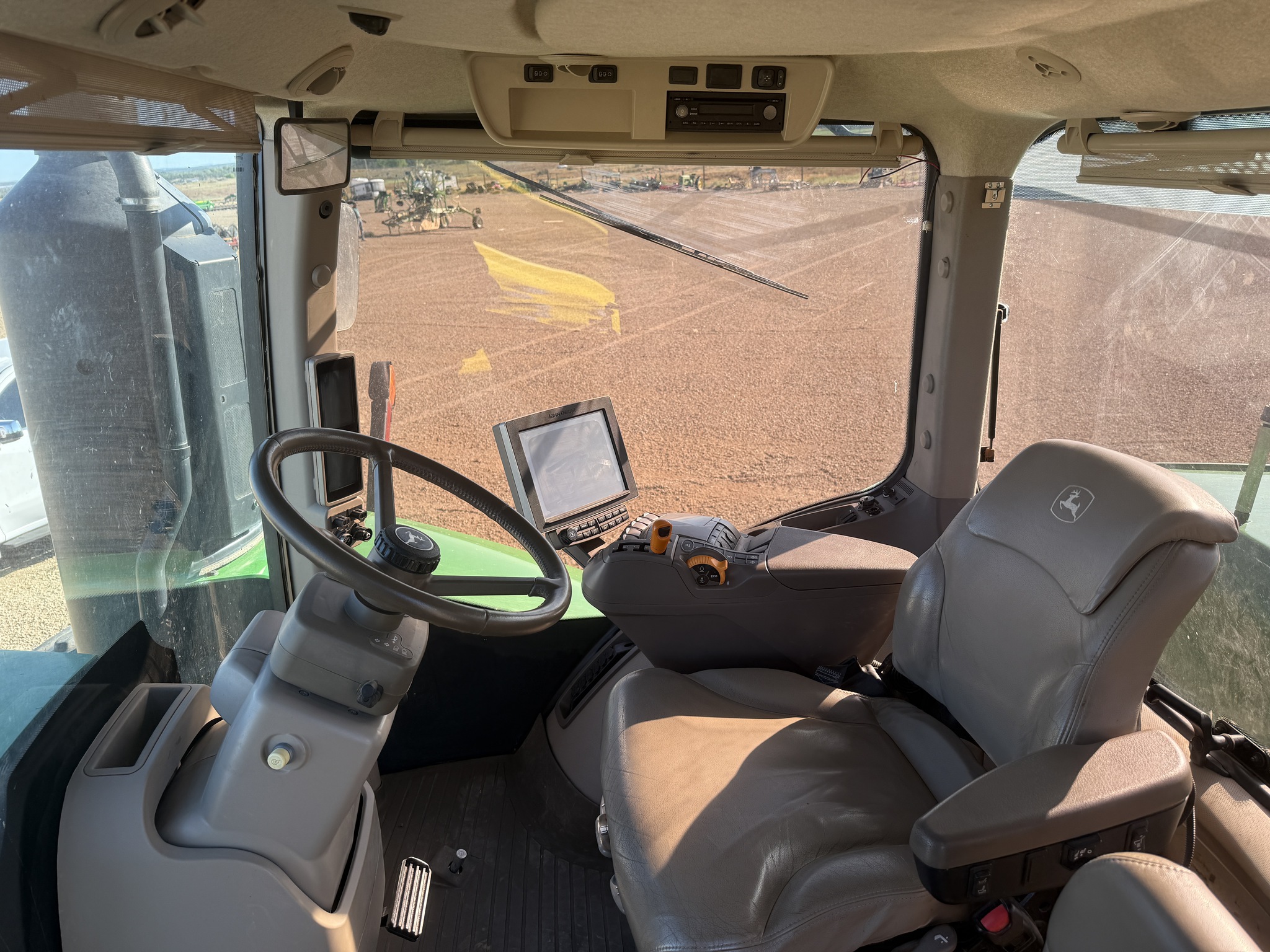 2016 John Deere 9570R Image 33