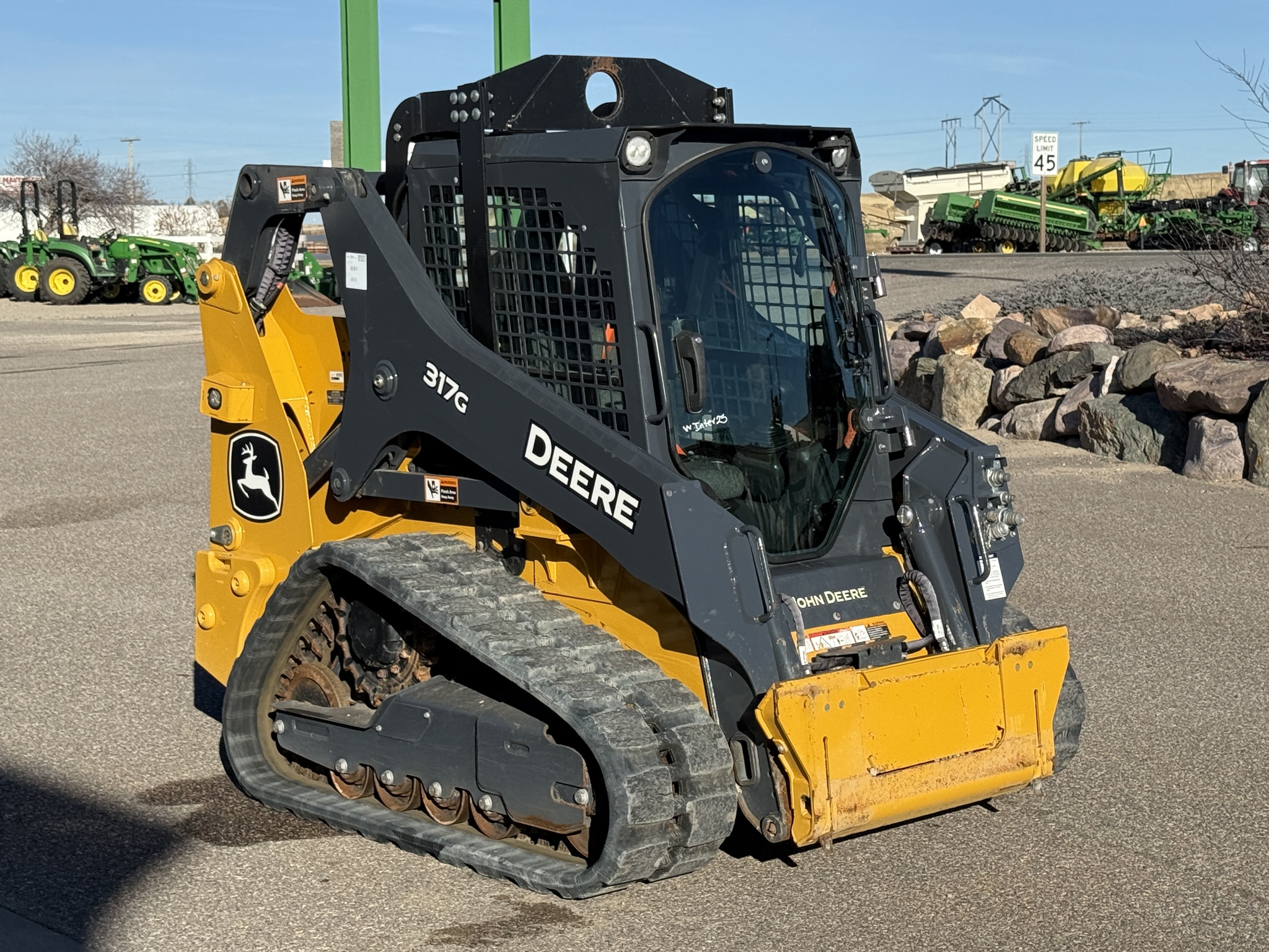 2023 John Deere 317G Image 7