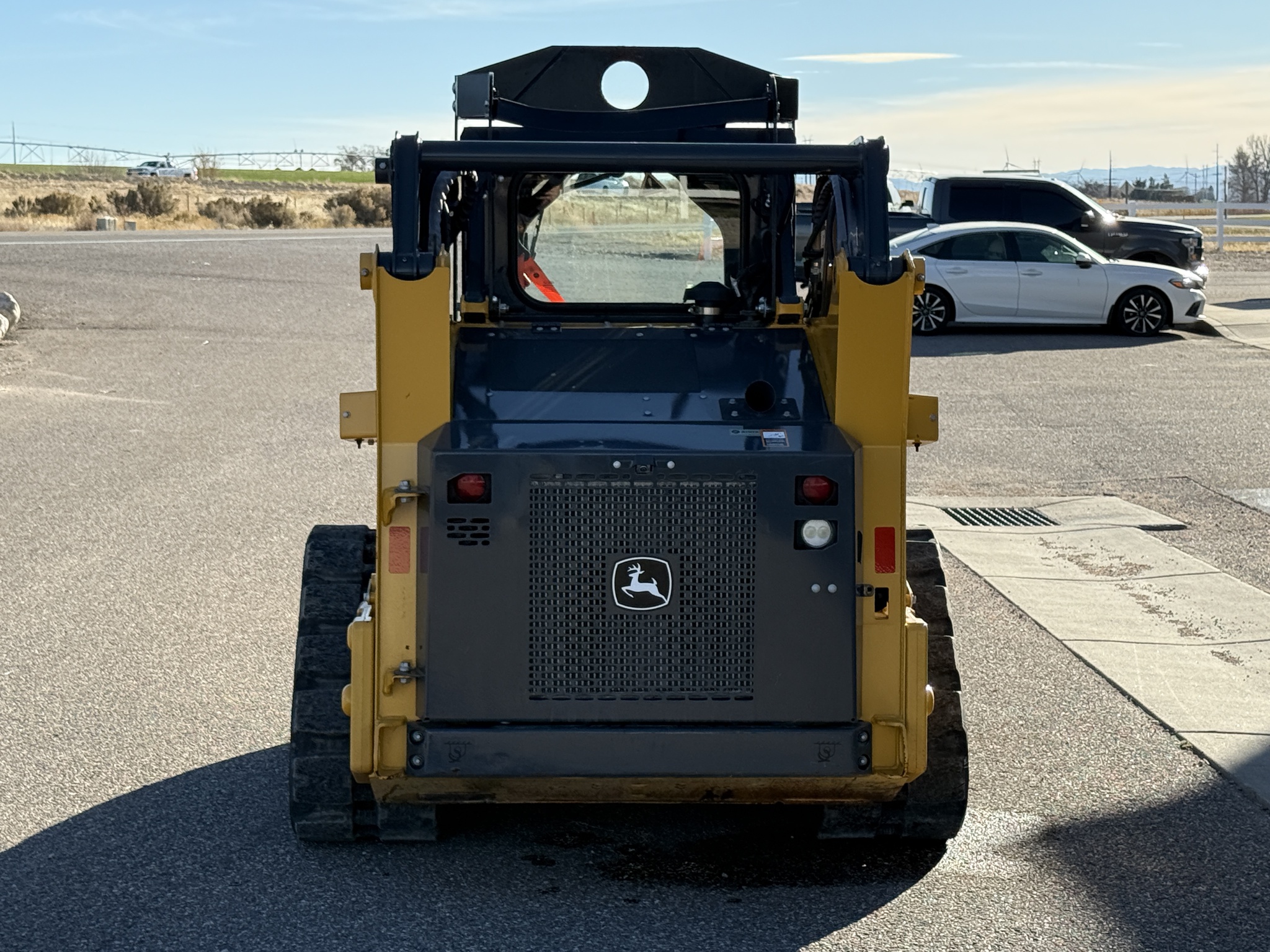 2023 John Deere 317G Image 4