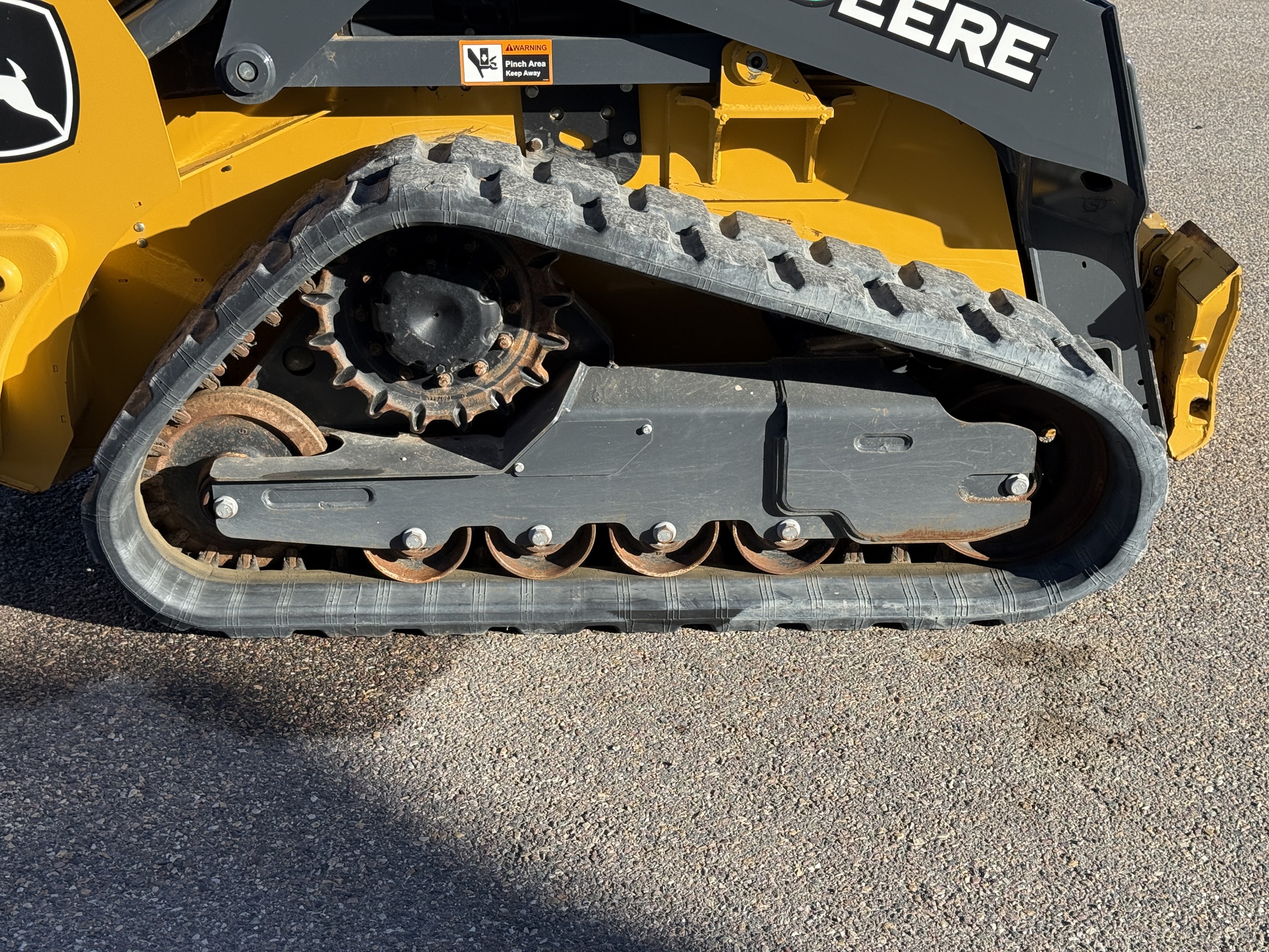 2023 John Deere 317G Image 20