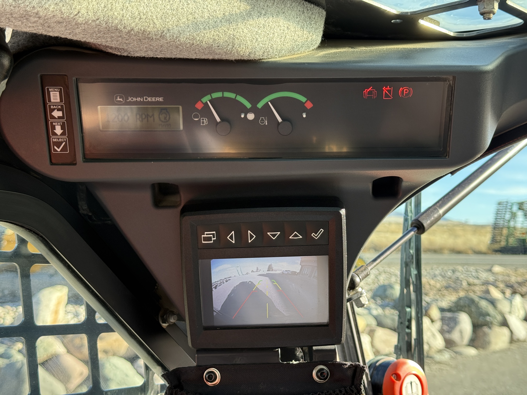 2023 John Deere 317G Image 10