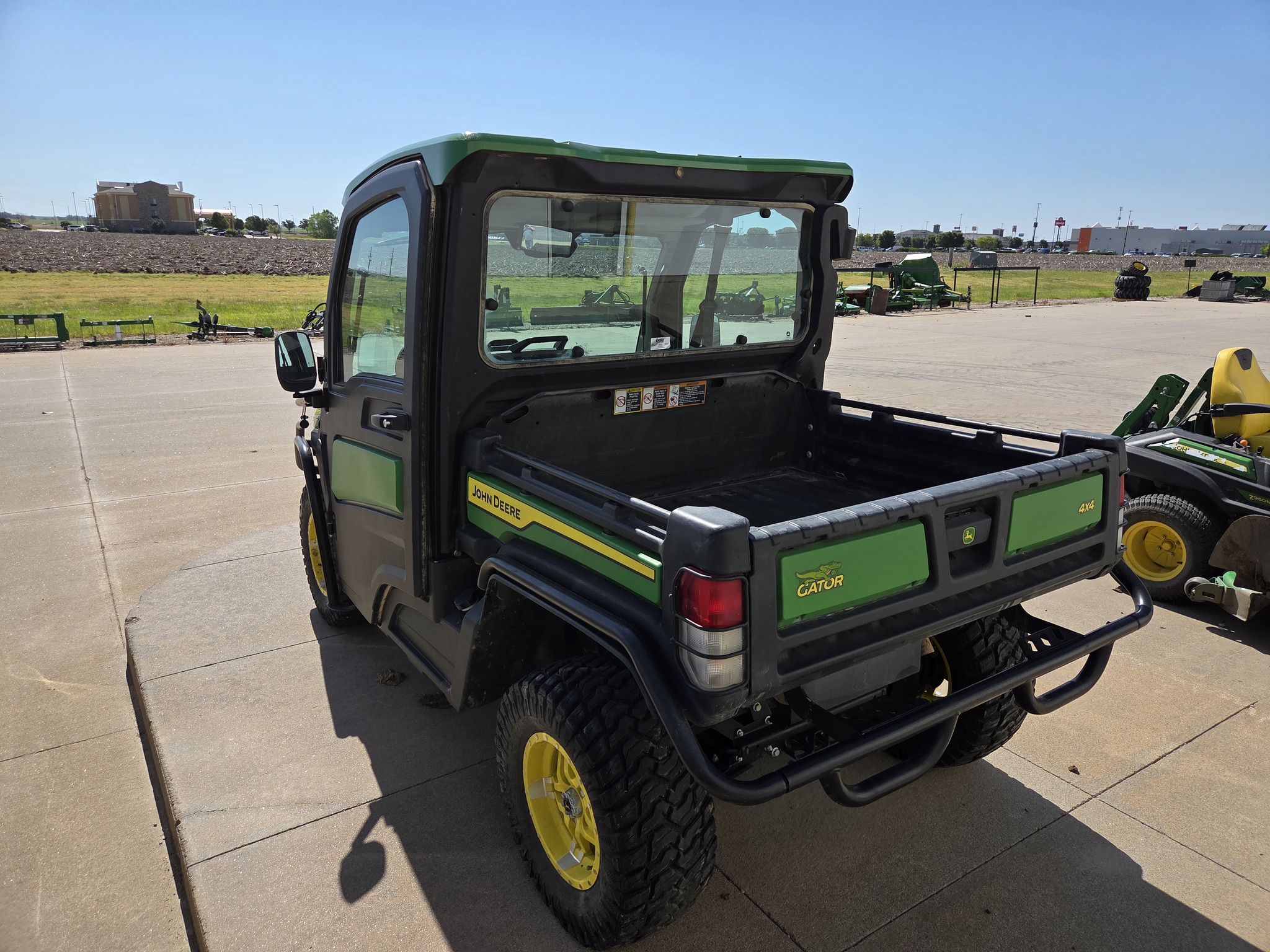 2023 John Deere XUV 835R Image 5
