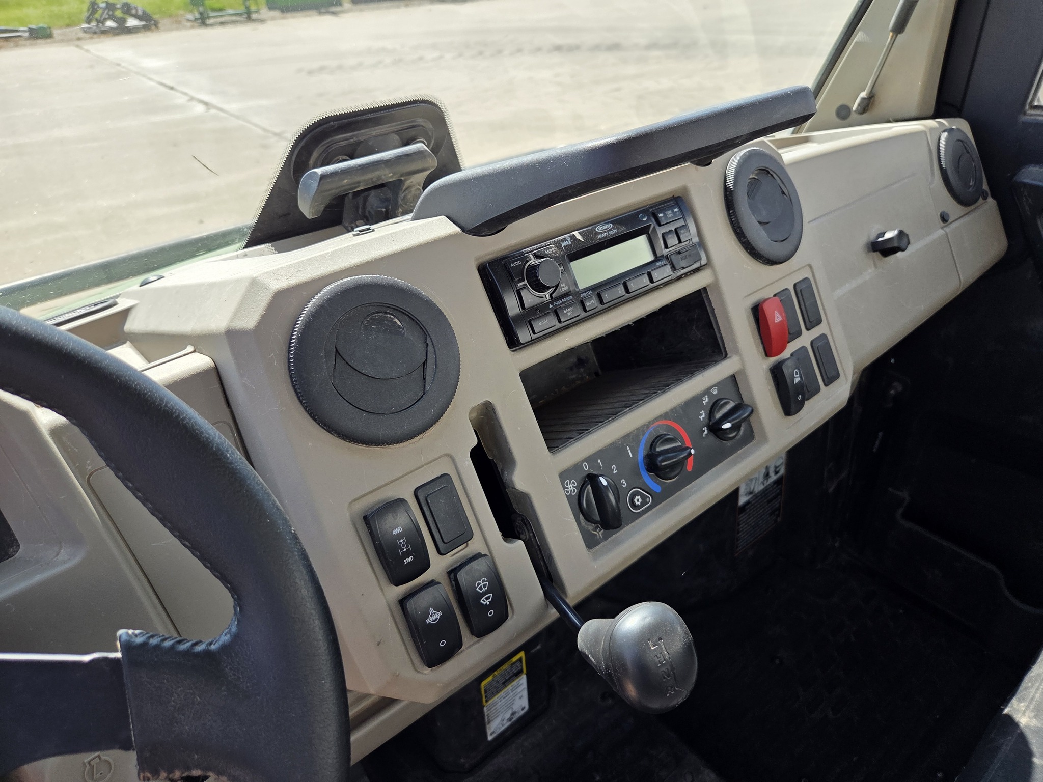 2023 John Deere XUV 835R Image 7