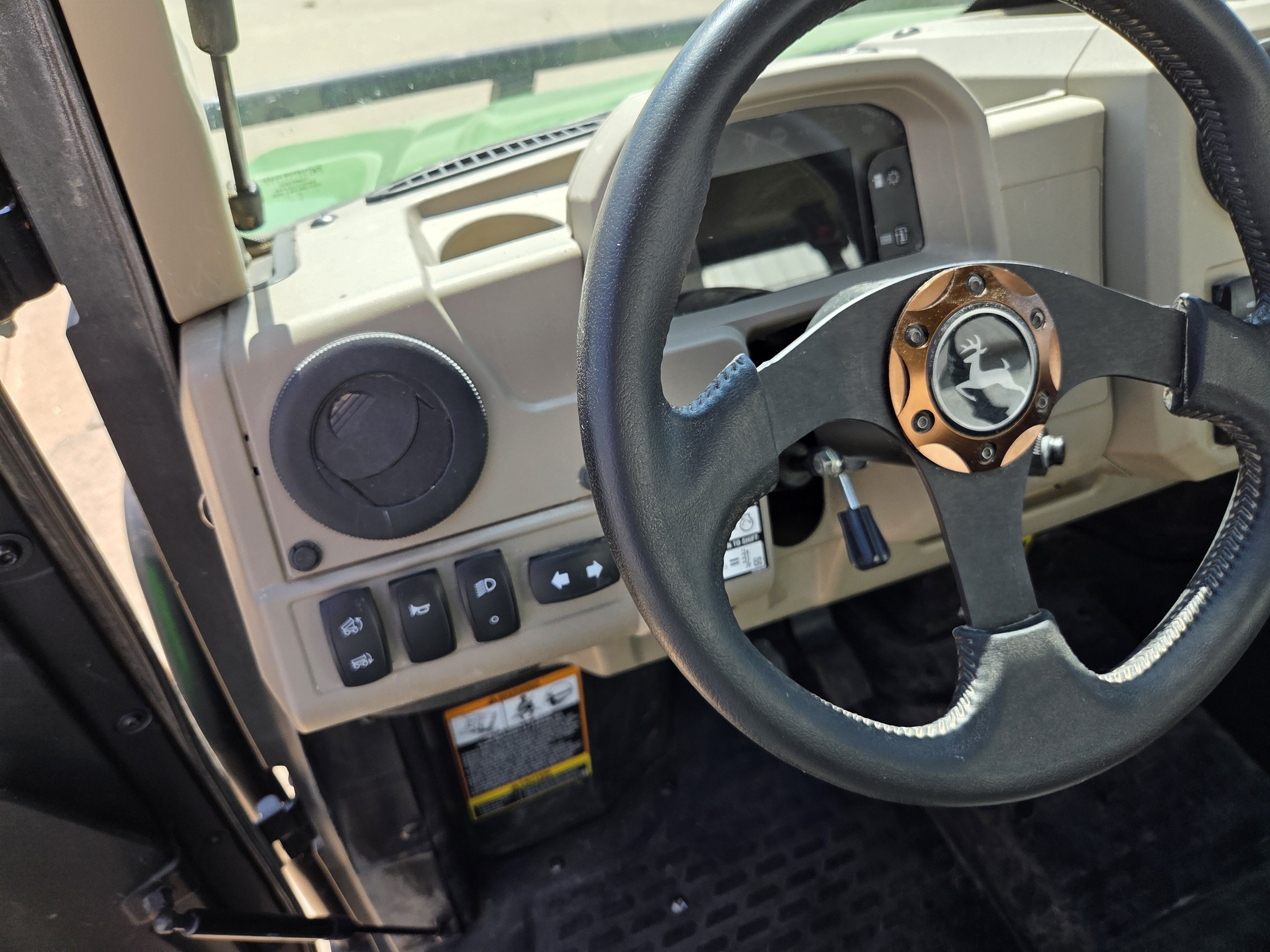 2023 John Deere XUV 835R Image 8