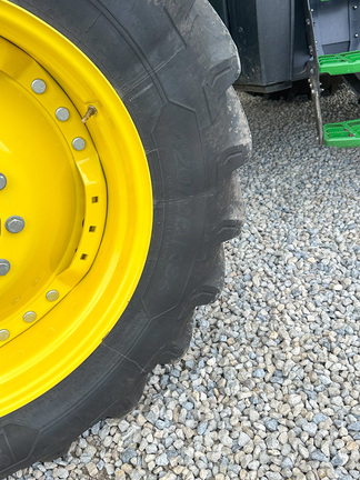 2024 John-Deere 8R 370