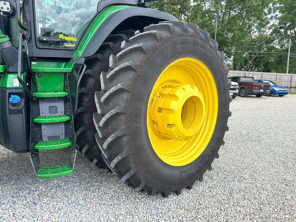 2024 John-Deere 8R 370