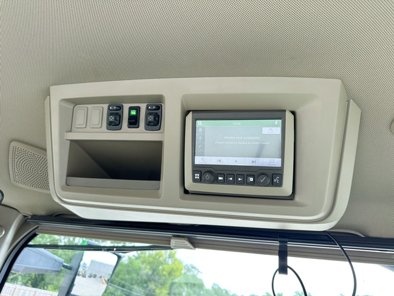 2024 John-Deere 8R 370