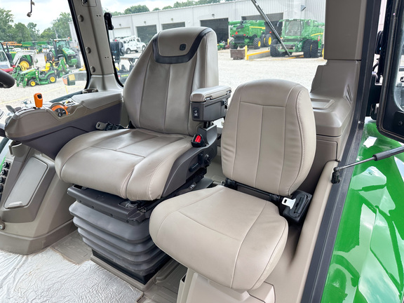 2024 John-Deere 8R 370