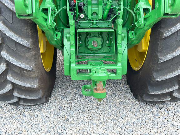 2024 John-Deere 8R 370