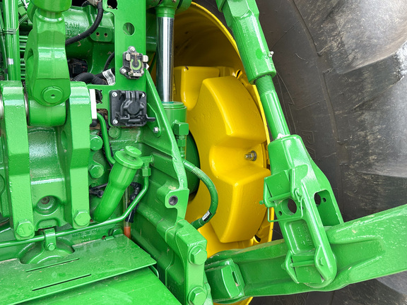 2024 John-Deere 8R 370