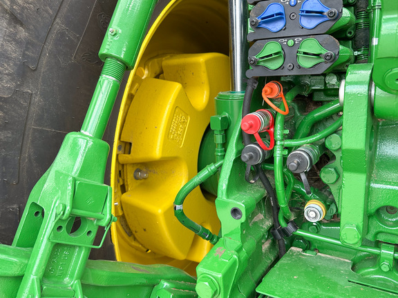 2024 John-Deere 8R 370