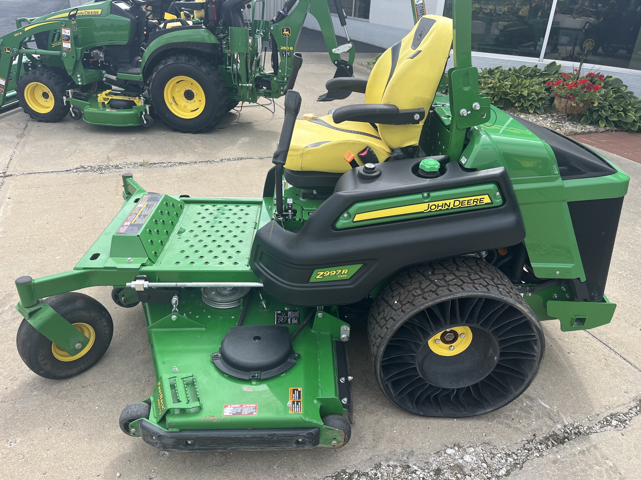 2022 John Deere Z997R Image 4