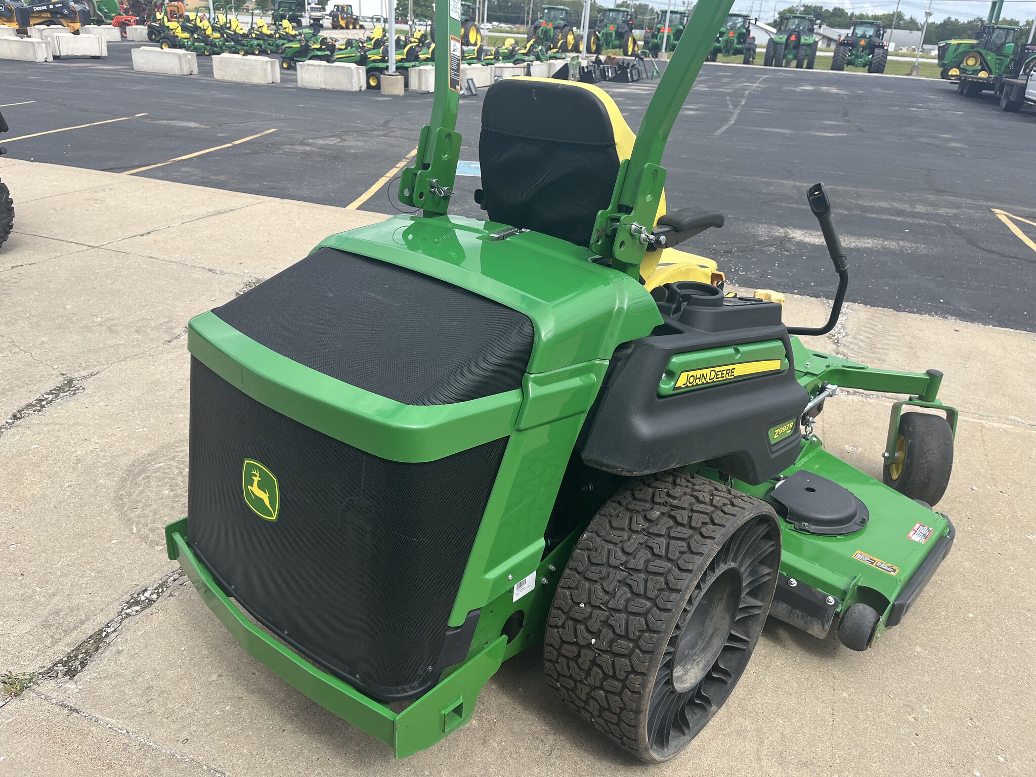 2022 John Deere Z997R Image 6