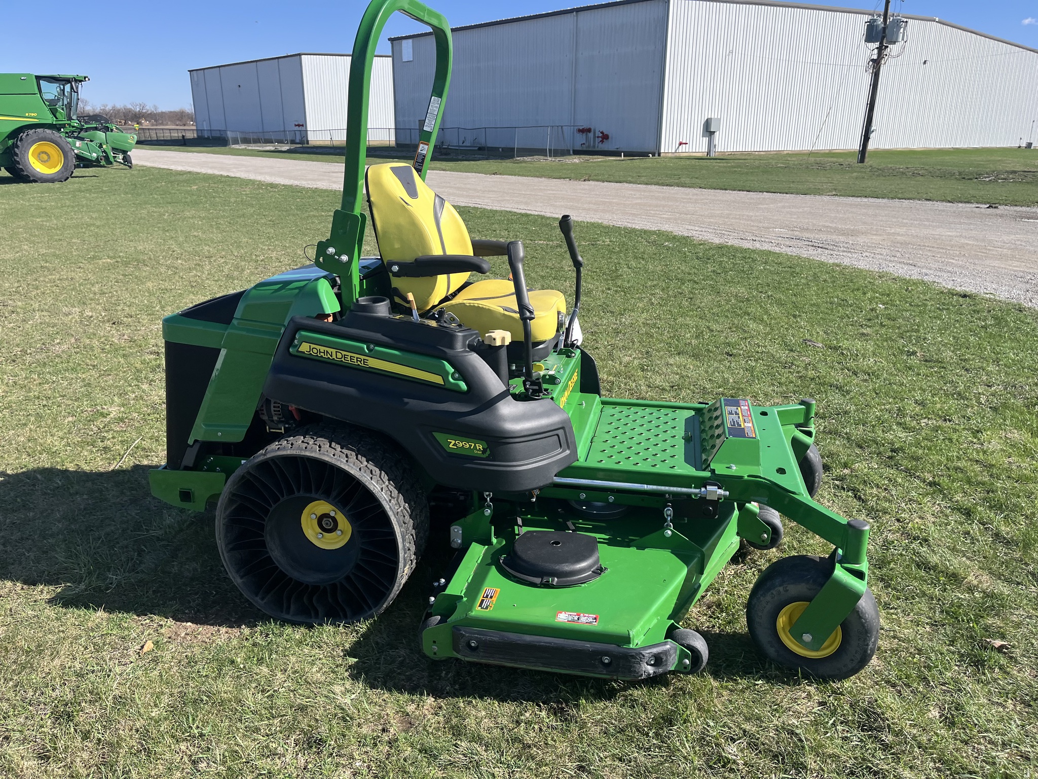 2022 John Deere Z997R Image 6