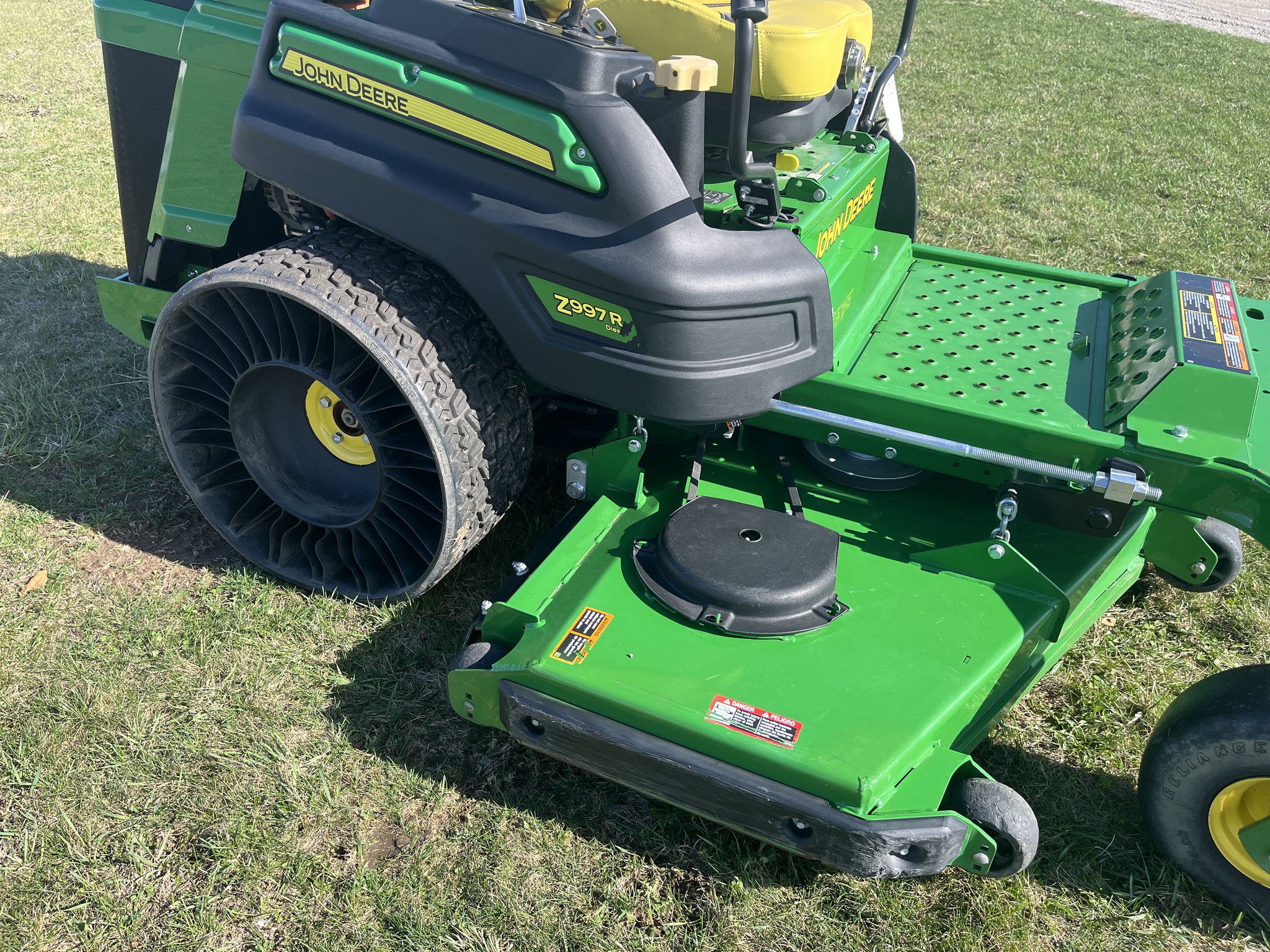 2022 John Deere Z997R Image 15