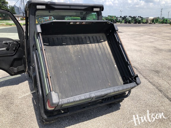 Photo of 2021 John Deere XUV 835M