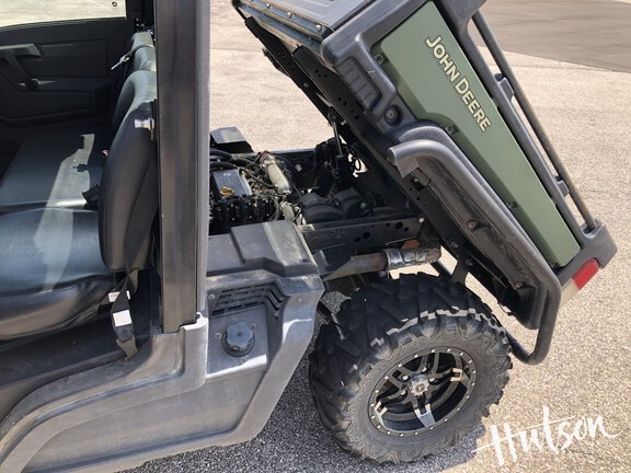 Photo of 2021 John Deere XUV 835M